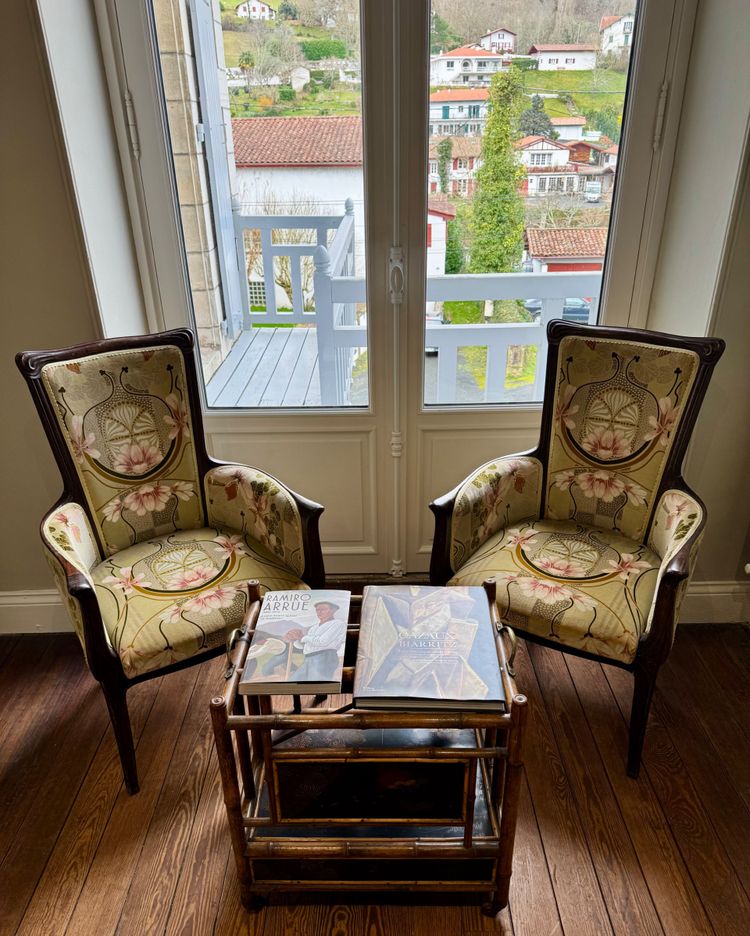 Paire de Fauteuils Art Nouveau 