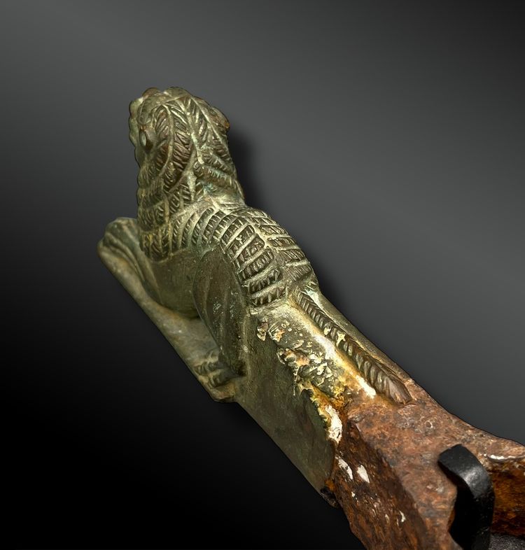 AXE IRON with a LION - East Asia - 17th century