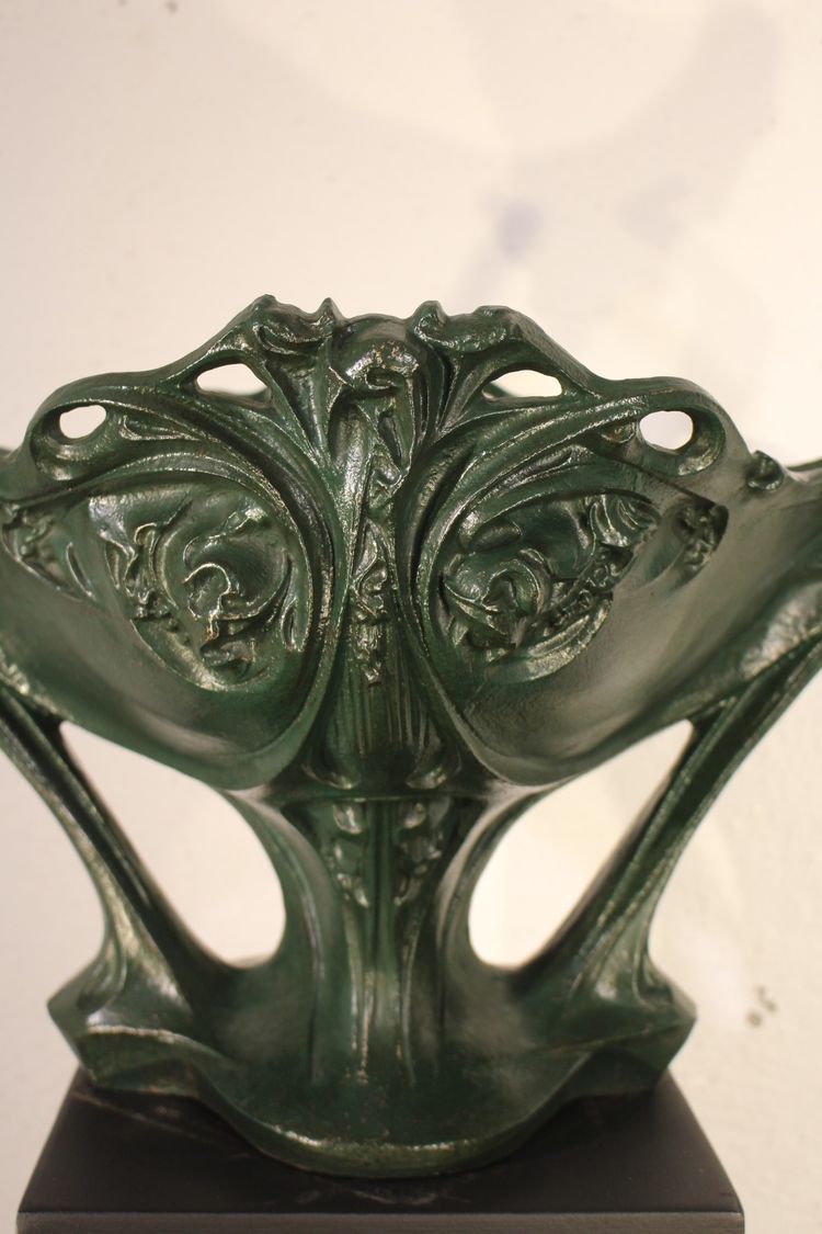 Paire de jardinières d’Hector Guimard