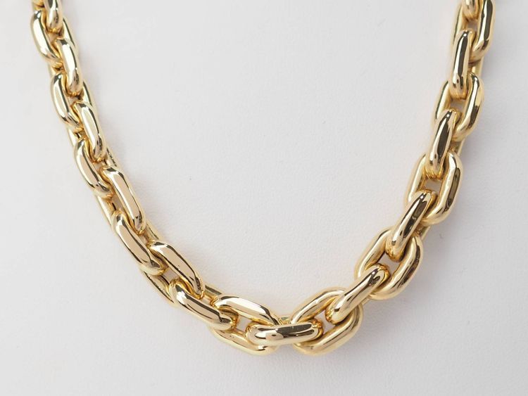 Yellow gold and diamond filing chain necklace