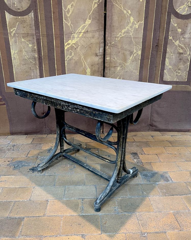 Set of 20 Thonet marble tables