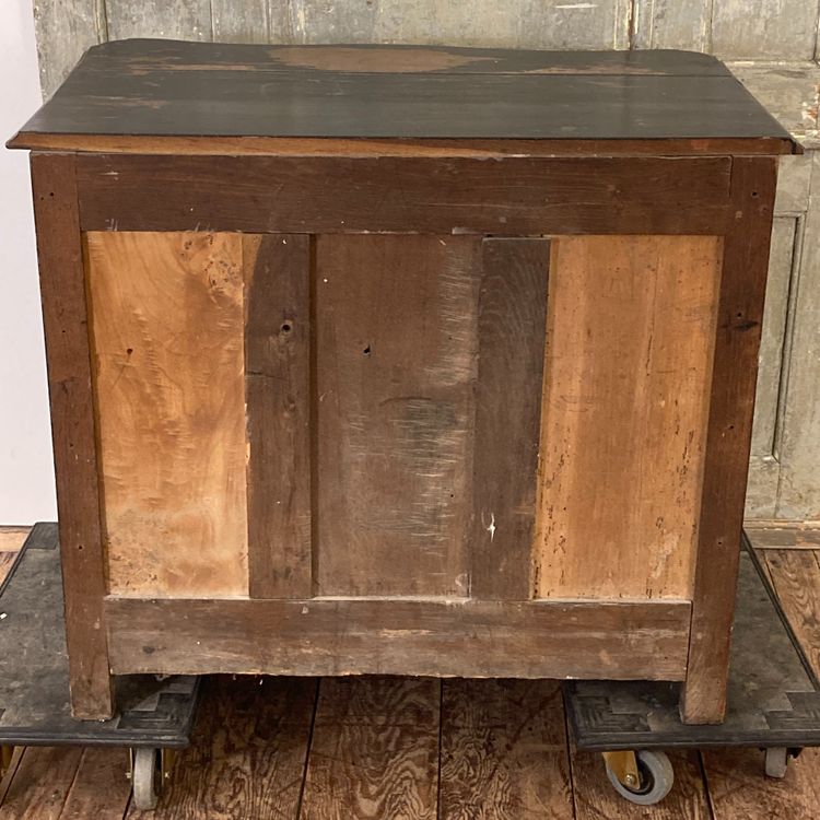 Small Louis XV period chest of drawers