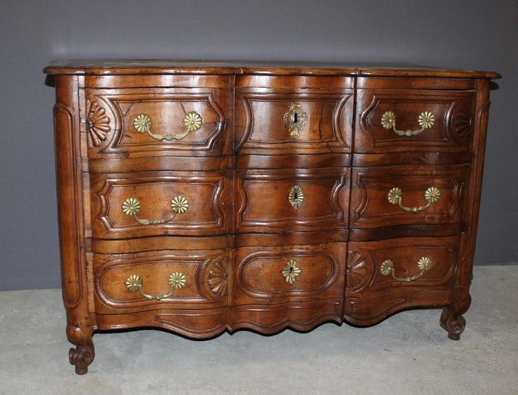 Provençal Crossbow Chest of Drawers in Walnut 18th Century