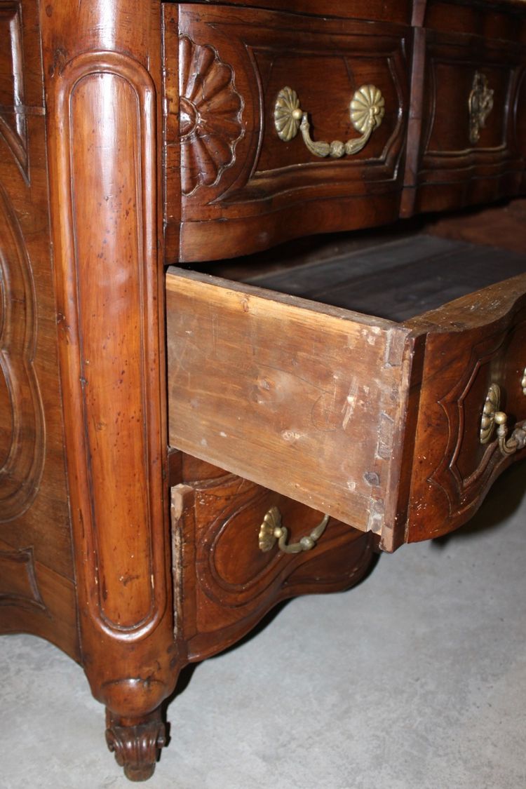 Provençal Crossbow Chest of Drawers in Walnut 18th Century