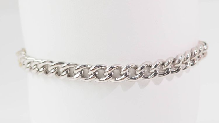 Flexible bracelet in white gold paved with diamonds