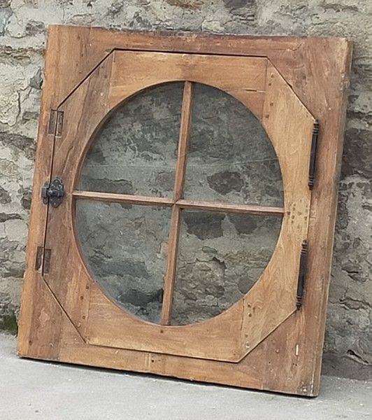 Grande porta finestra in legno di quercia con occhio di bue antico 107x107 cm