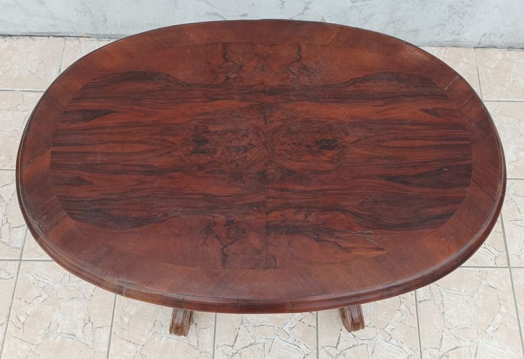 Napoleon III walnut gueridon table