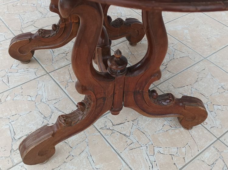 Napoleon III walnut gueridon table