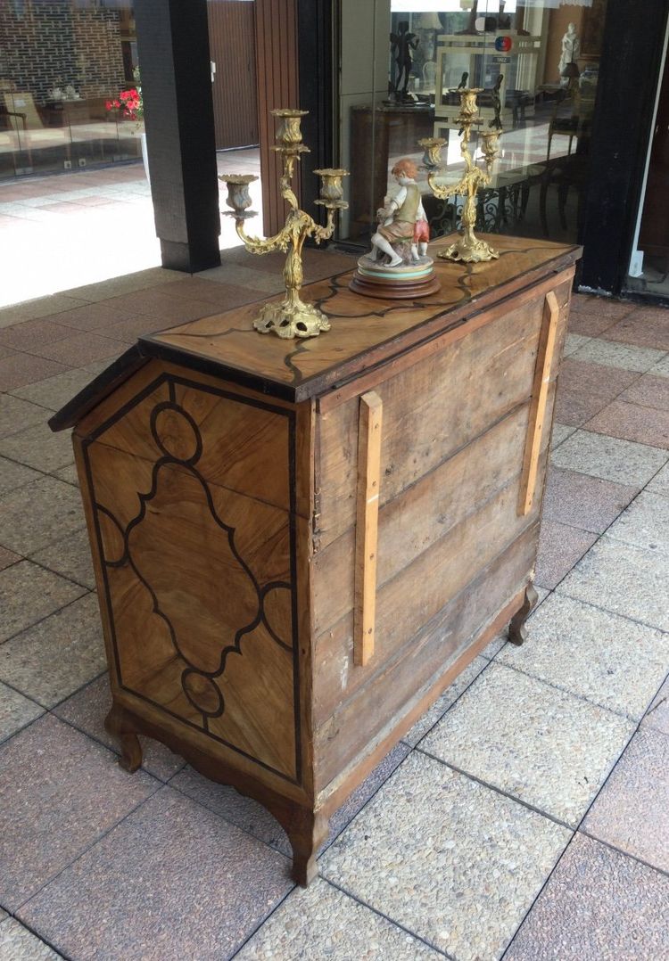 Bureau De Pente En Bois De Noyer Et Filets  Amarante, Dauphiné, XIXe