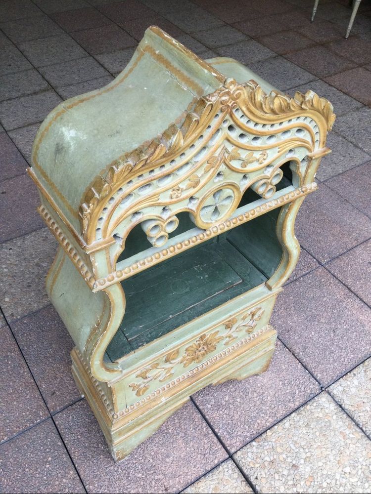 Niche for Cats or Small Dogs that can be used as a Bookcase, 19th Century