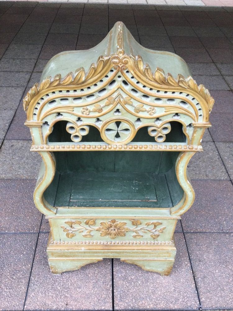 Niche for Cats or Small Dogs that can be used as a Bookcase, 19th Century