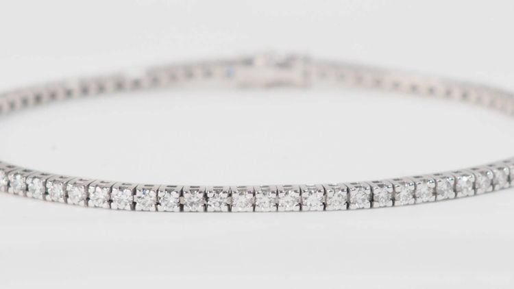 White gold and 2.50ct diamond river bracelet