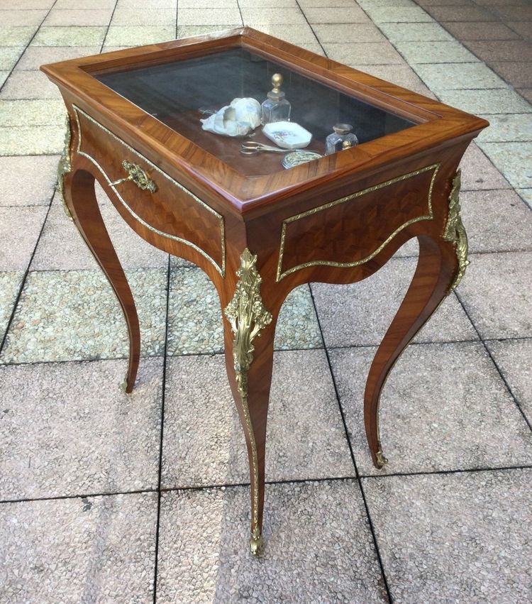 Kleine flache Vitrine mit Intarsienarbeit, Periode Napoleon III