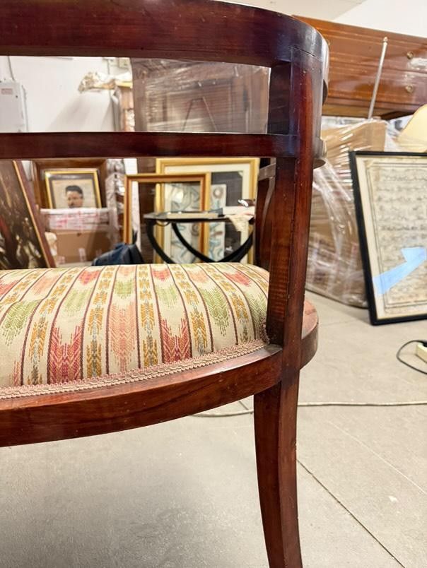 Antique 1930s Art Nouveau sofa in mahogany and carvings, size 78x125x52 cm