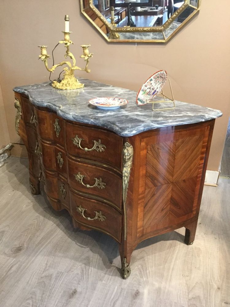 Louis XV chest of drawers in crossbow