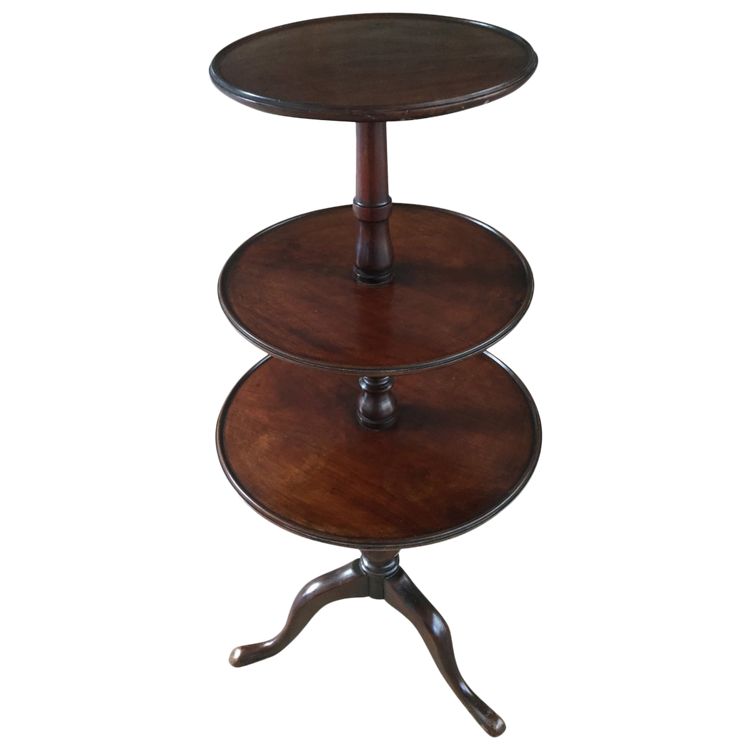 Pedestal table called "Mute Servant"