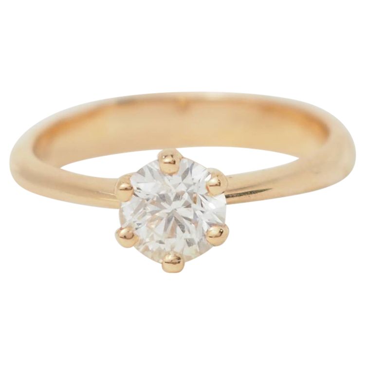 Solitärring aus Roségold und zertifiziertem 0,69 ct Diamant