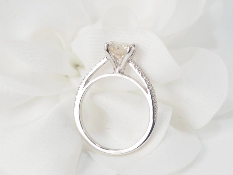 Bague solitaire en or blanc et diamants 1.20ct