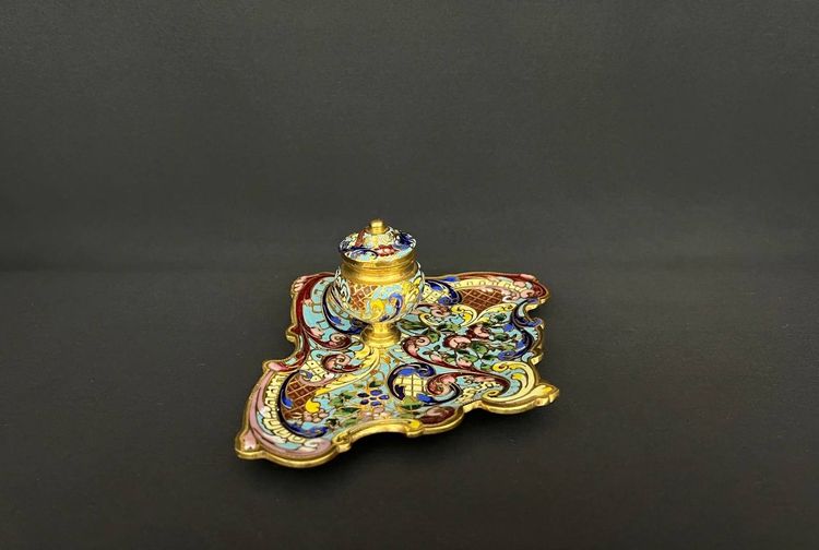 Antikes Tintenfass aus Cloisonné-Emaille und vergoldeter Bronze – spätes 19. / frühes 20. Jahrhundert