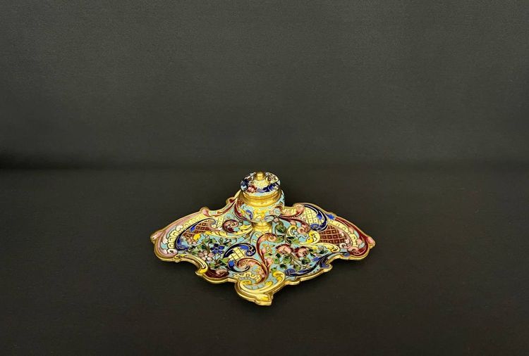 Antikes Tintenfass aus Cloisonné-Emaille und vergoldeter Bronze – spätes 19. / frühes 20. Jahrhundert