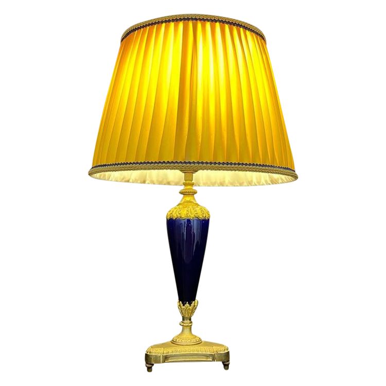 Elegant Porcelain and Gilt Bronze Table Lamp