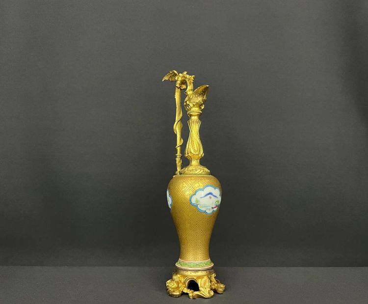 Aiguière En Porcelaine Chinoise Et Bronze Doré, XIXe Siècle