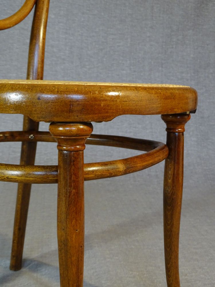 2 Thonet No. 10 chairs, 1870 version, new caning