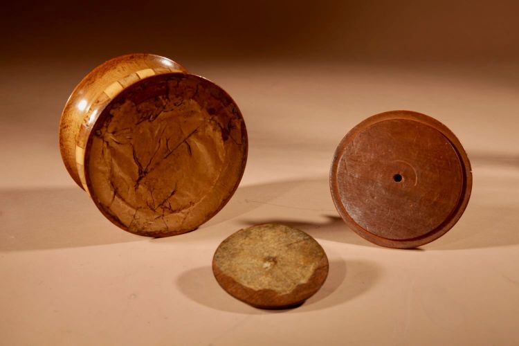 Treen, Tobacco Interest, Set of a Mahogany Barrel Pipe Stand and its Mahogany Tobacco Box