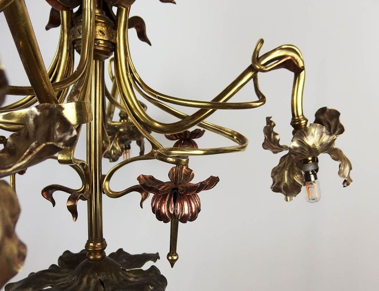 Lampadario floreale Art Nouveau