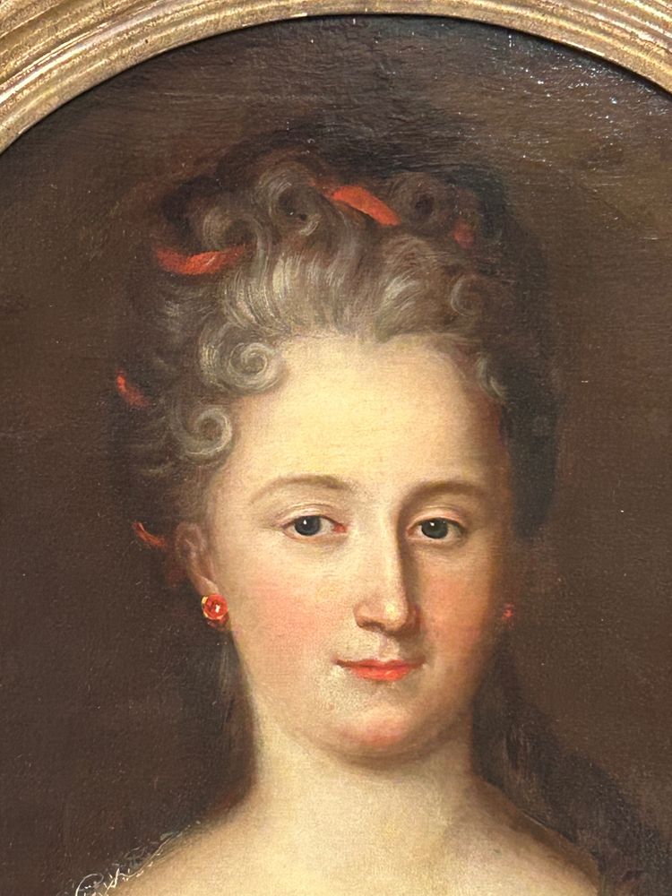 French School - Oval Portrait of a Woman from the 18th Century H 90 Cm