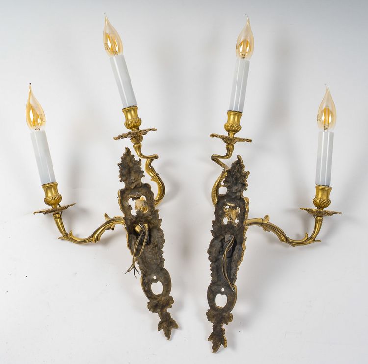 Paire d'Appliques en Bronze Doré d’époque Louis XV au C Couronné vers 1745-1749