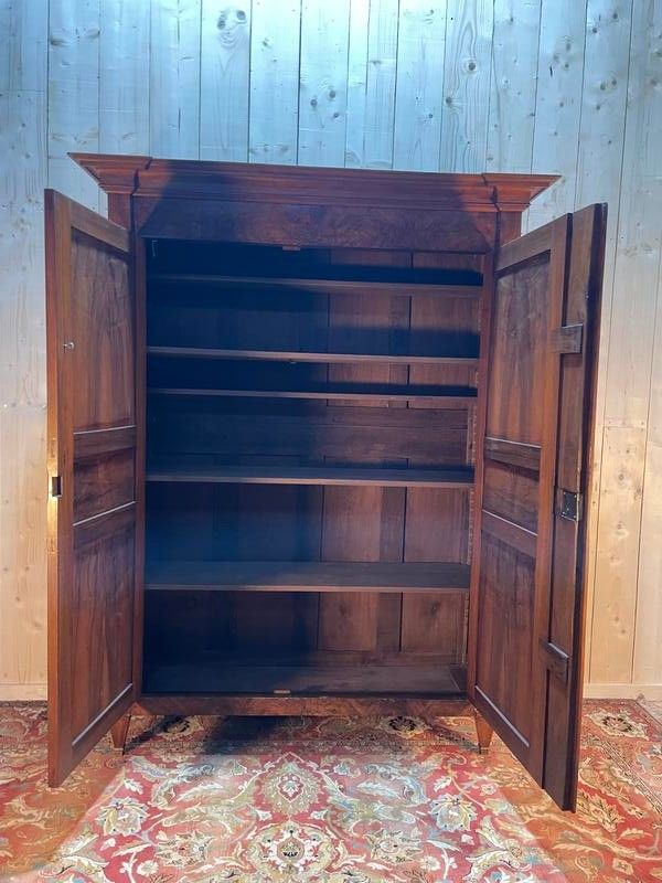 Louis XVI walnut and oak cabinet - Directory