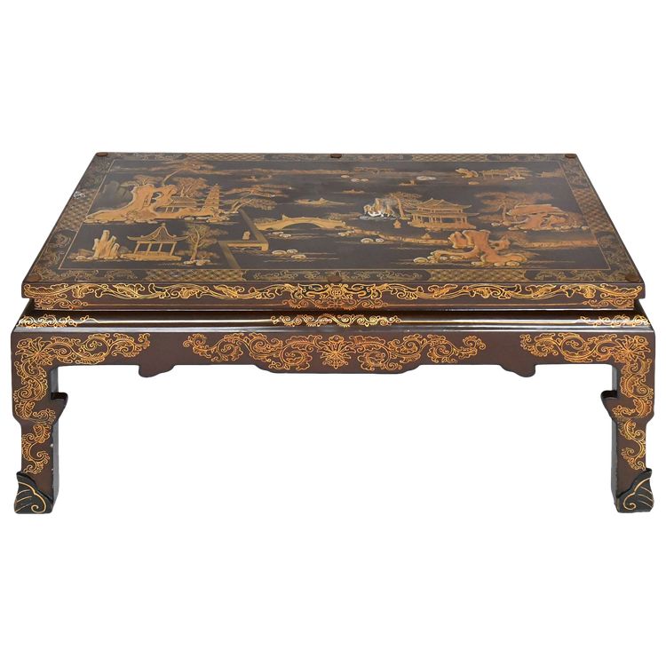 Table basse chinoise peinte et laquée à décor de scènes de vie 