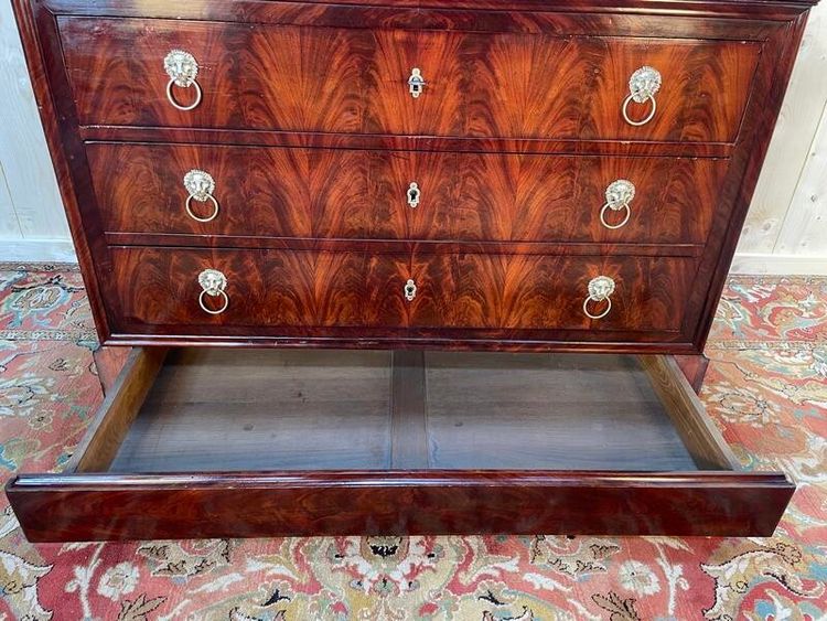 Commode époque Louis Philippe en acajou 