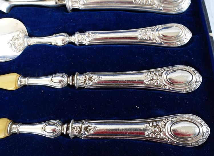 Set of Napoleon III serving cutlery in solid silver and ivory, Minerva hallmark