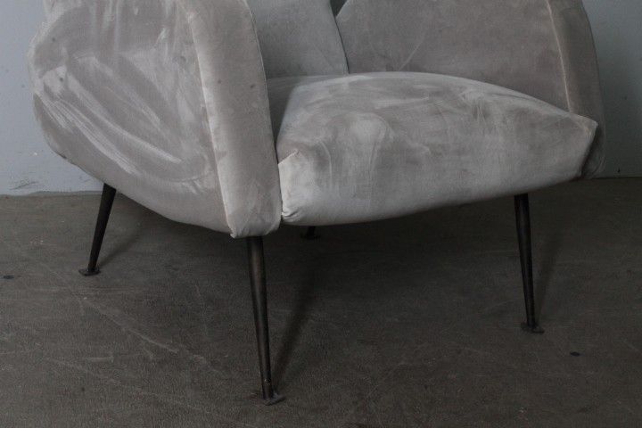 Fauteuil « Gigi Radice » des années 50 en gris. Jambes de fer 