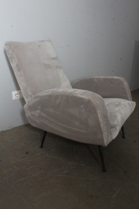 Fauteuil « Gigi Radice » des années 50 en gris. Jambes de fer 