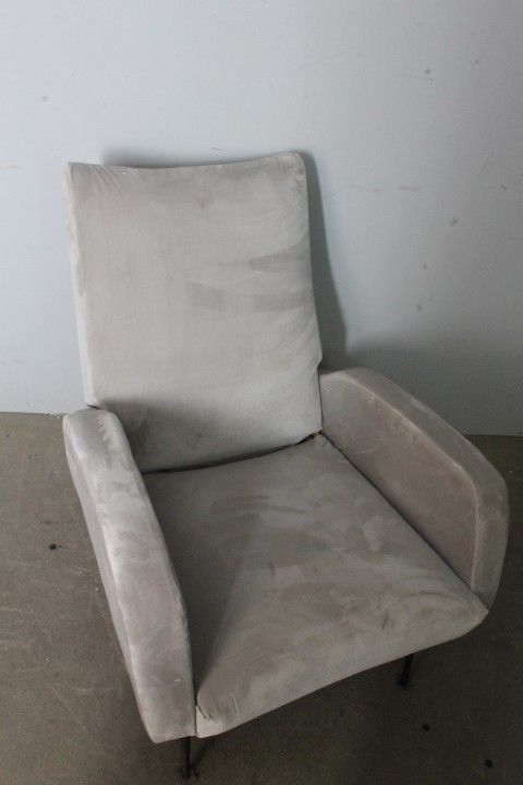 Fauteuil « Gigi Radice » des années 50 en gris. Jambes de fer 