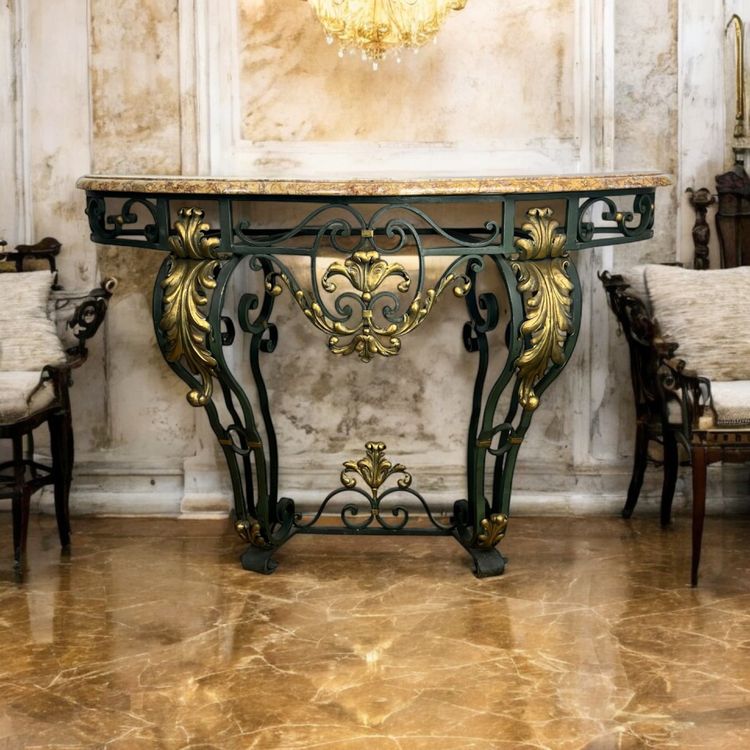 CONSOLLE IN FERRO BATTUTO CON DECORO FOGLIAME CON PIANO IN MARMO, PERIODO ART DECO