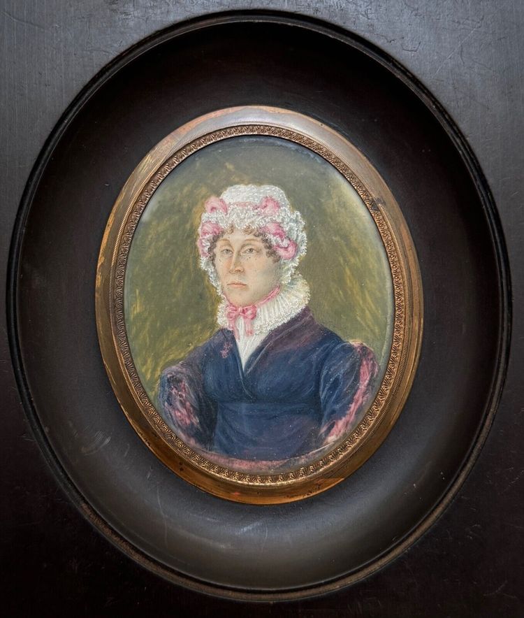 Miniature portrait de femme avec une coiffe première partie XIXe