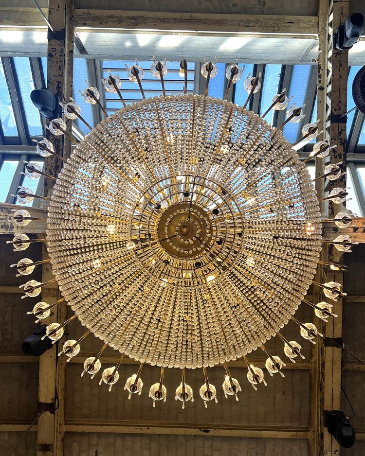 Large hot air balloon chandelier 2m in diameter