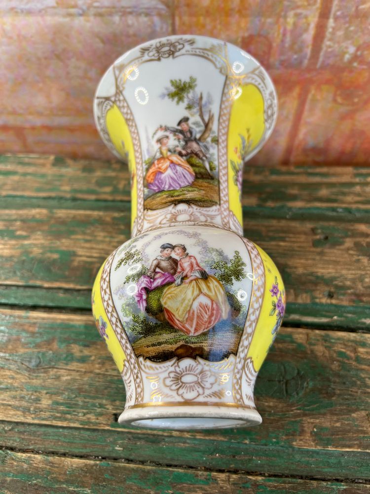 Vase en Porcelaine de Dresden – Manufacture Helena Wolfsohn – Vers 1880