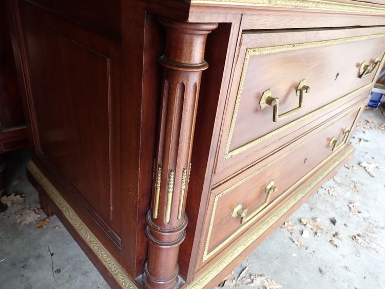 Sciban mahogany chest of drawers