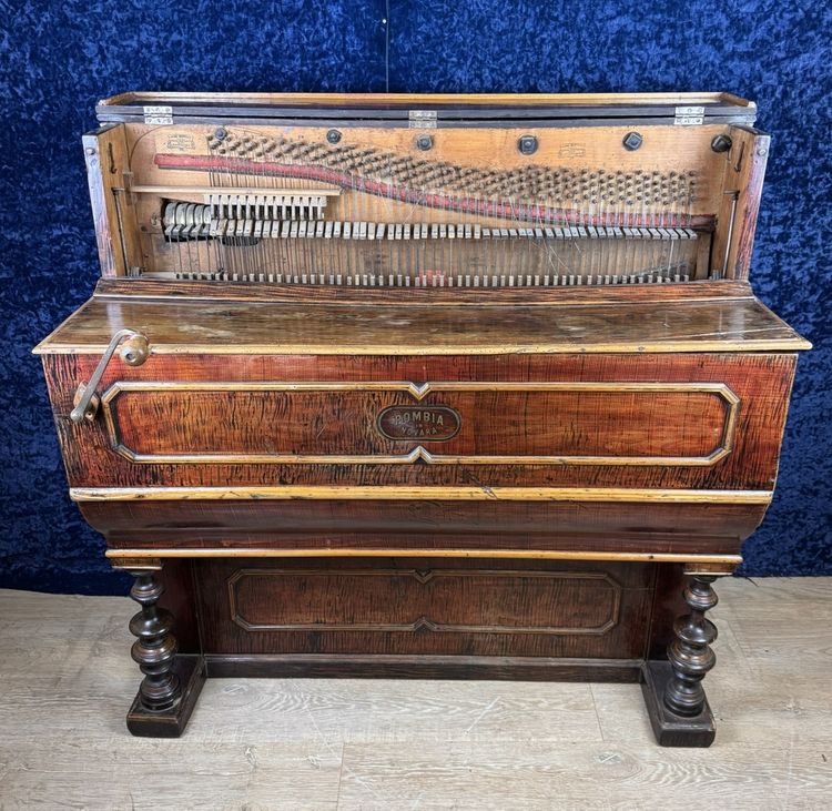 Raro pianoforte a orchestrazione meccanica di Pedro Pombia circa 1890