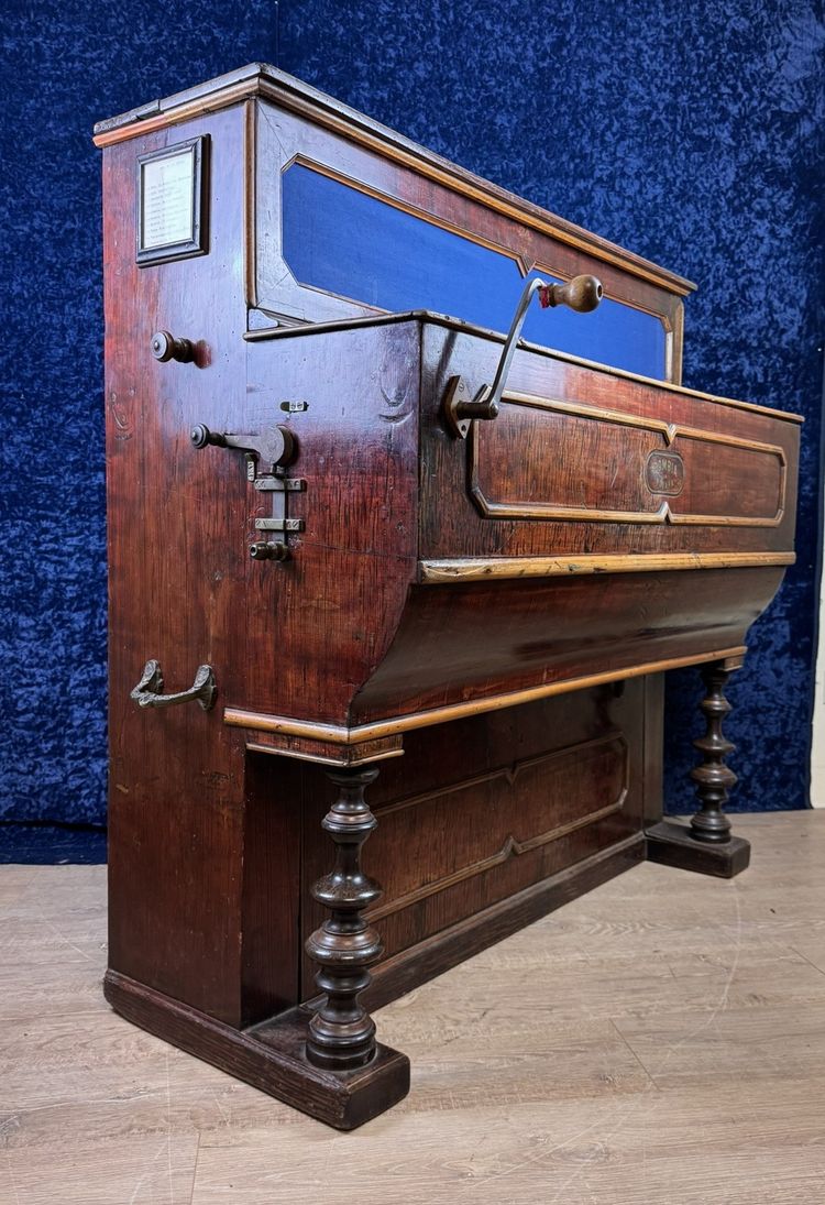 Raro pianoforte a orchestrazione meccanica di Pedro Pombia circa 1890