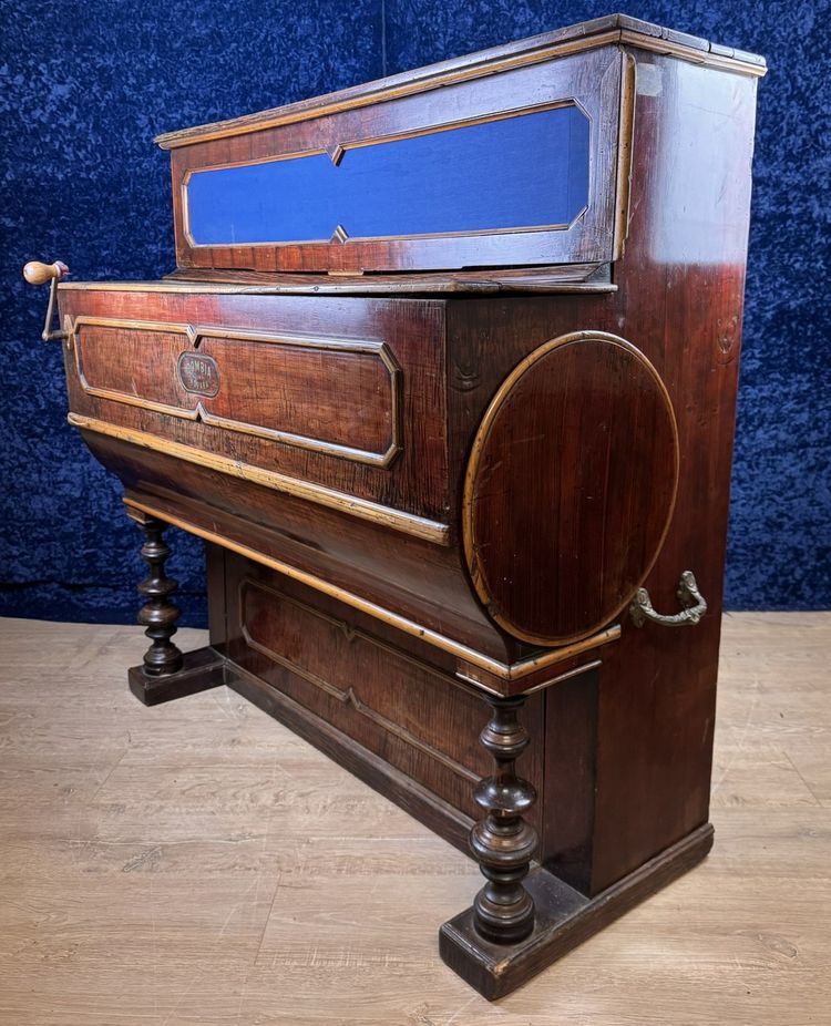 Raro pianoforte a orchestrazione meccanica di Pedro Pombia circa 1890