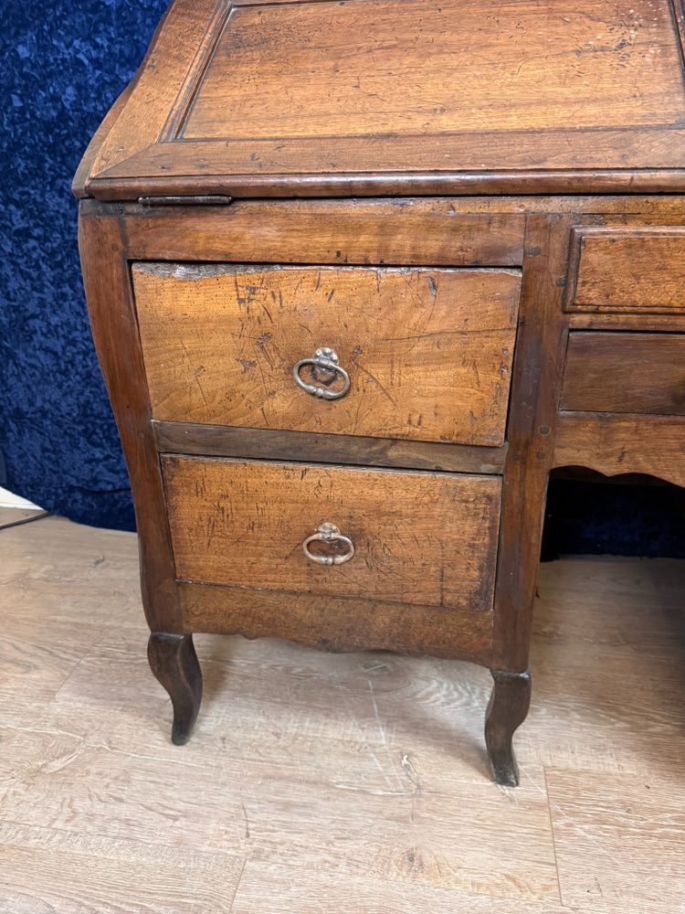 Bordeaux Louis XV period curved sloping desk in solid walnut circa 1750