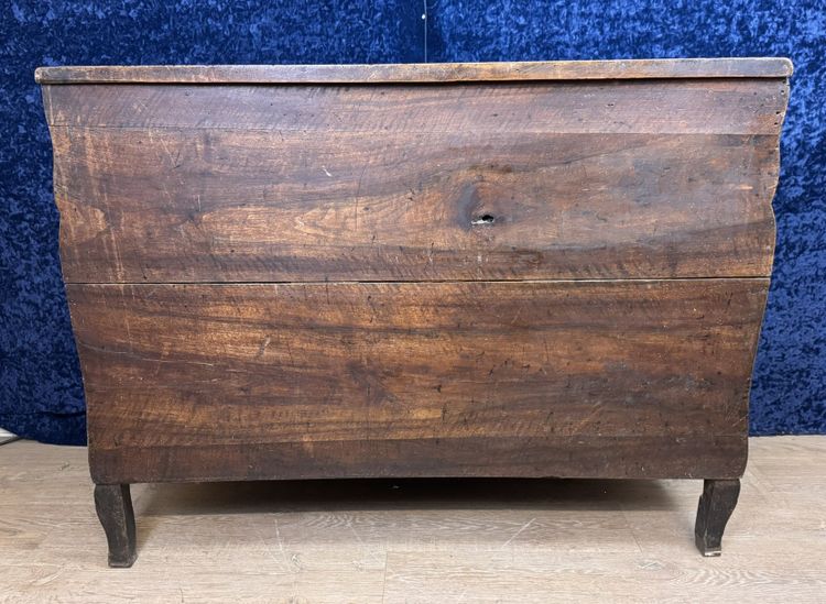 Bordeaux Louis XV period curved sloping desk in solid walnut circa 1750