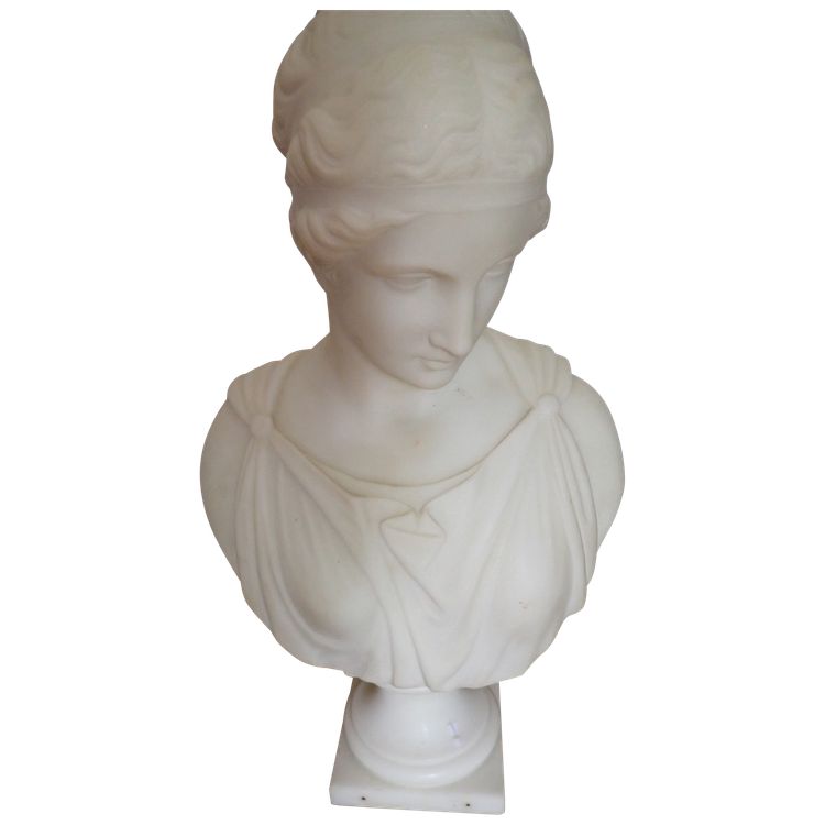 Busto di donna in marmo