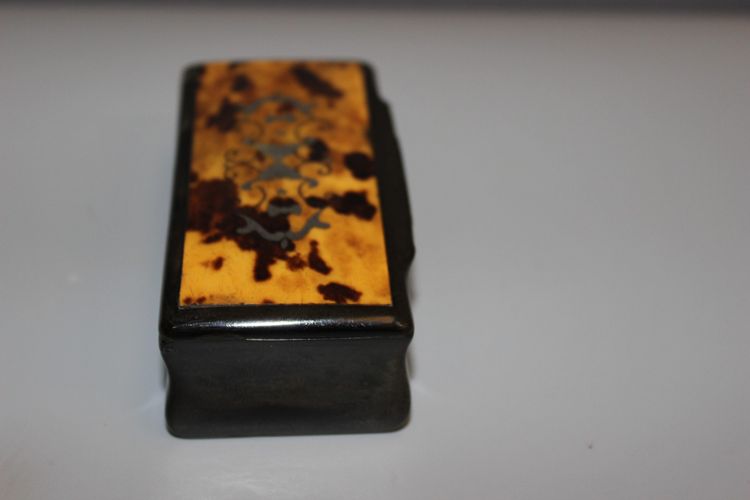 Snuffbox In Horn And Inlay End XIX